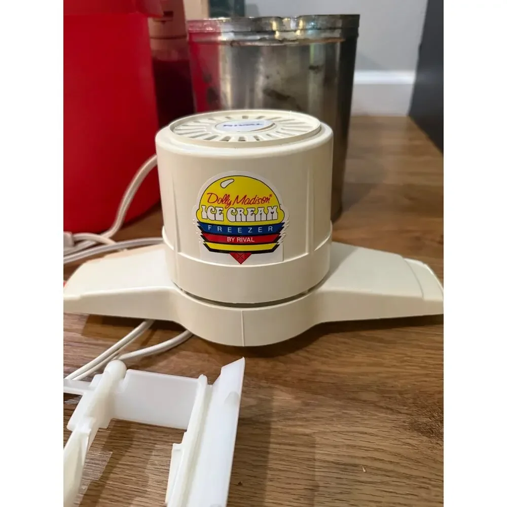 Vintage 1987 Rival Dolly Madison Ice Cream Freezer 4 Qt Model 8400 Red Box Works